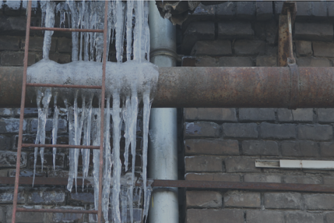 frozen pipes on exterior